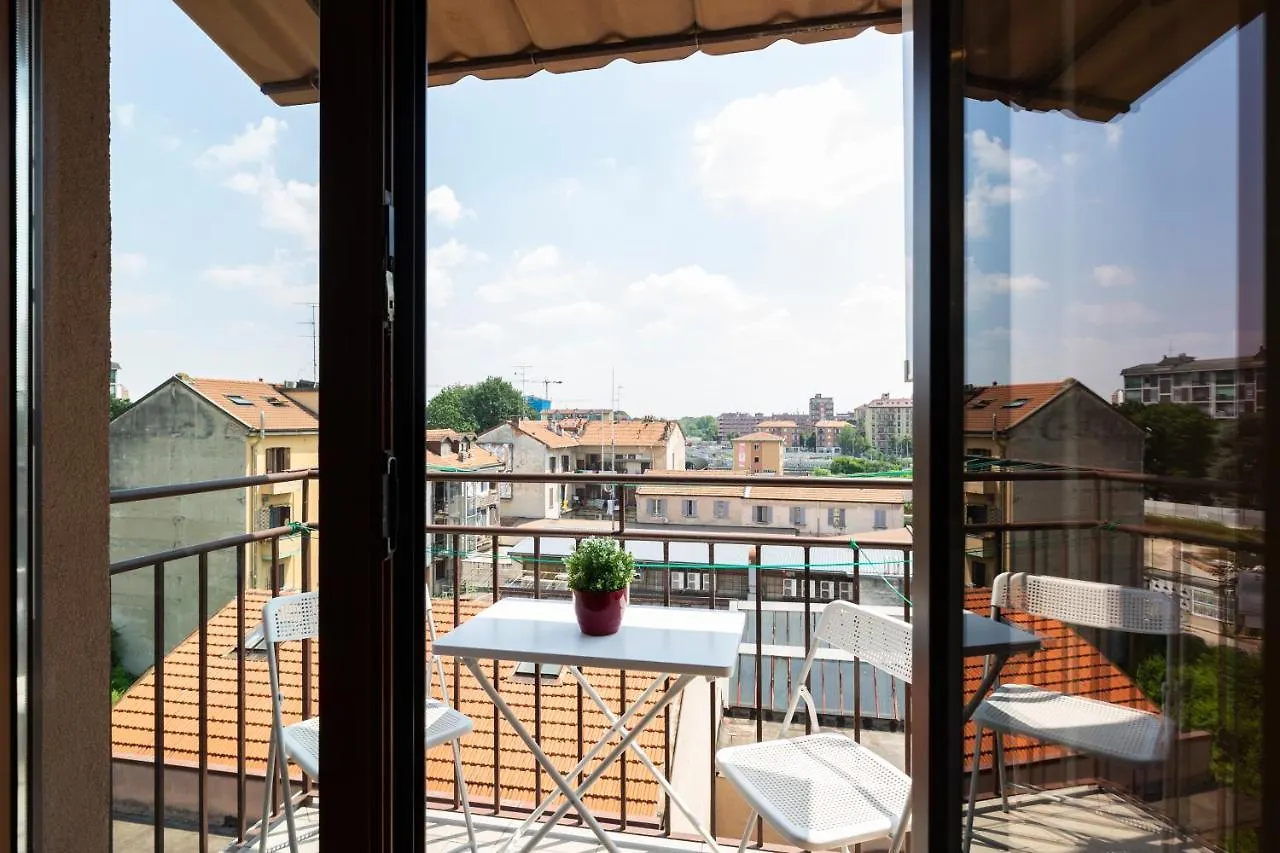 Gonin San Cristoforo Apartment Milan