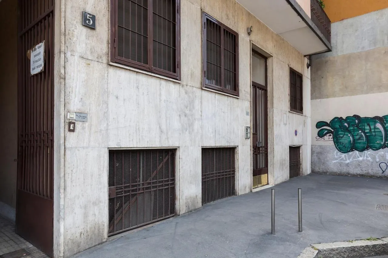 Gonin San Cristoforo Apartment Milan